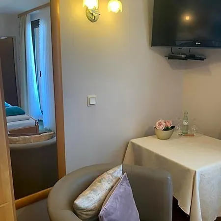 Inn Restaurant Landgasthof Zum Wiesengrund 3*