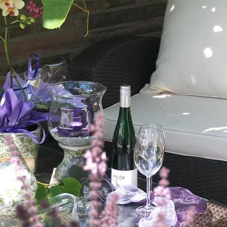 Restaurant Landgasthof Zum Wiesengrund 여관 뉴어