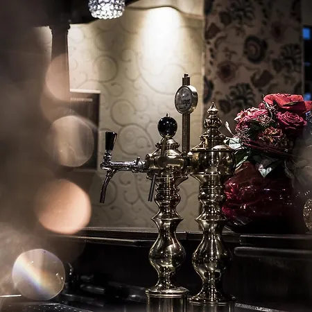 Restaurant Landgasthof Zum Wiesengrund 여관 뉴어