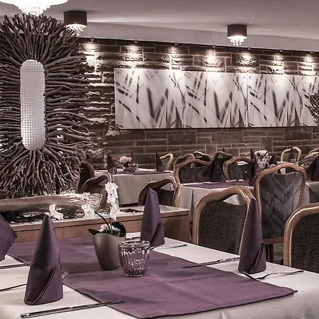 Restaurant Landgasthof Zum Wiesengrund Mini-hôtel 3*