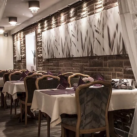 Restaurant Landgasthof Zum Wiesengrund Mini-hôtel 3*