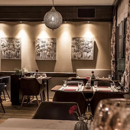 Restaurant Landgasthof Zum Wiesengrund 여관 3*