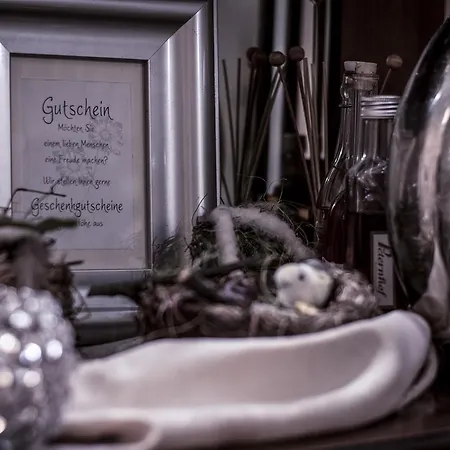 여관 Restaurant Landgasthof Zum Wiesengrund 뉴어