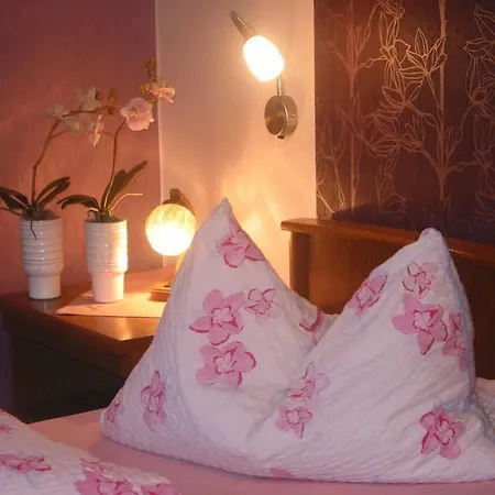 Restaurant Landgasthof Zum Wiesengrund 3* 뉴어