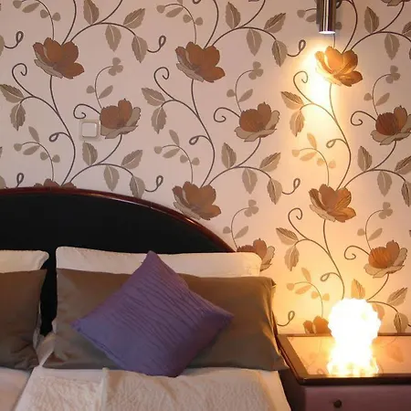 여관 Restaurant Landgasthof Zum Wiesengrund 3*