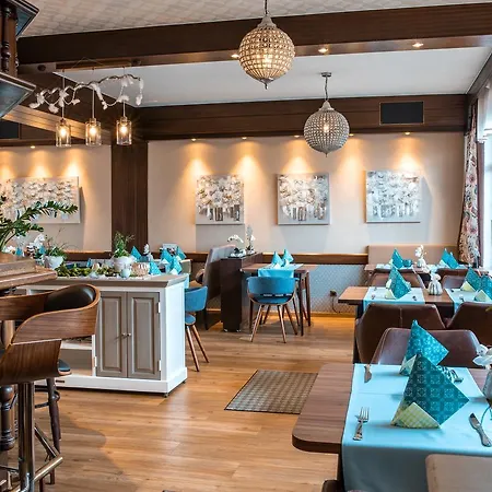 Restaurant Landgasthof Zum Wiesengrund 여관 뉴어